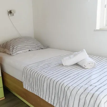 Kuca Za Odmor Vitoni Vikendica *